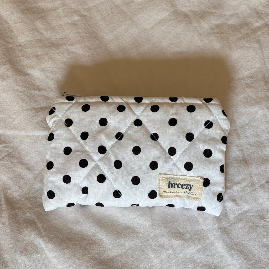 Pearl en Noire Pouch