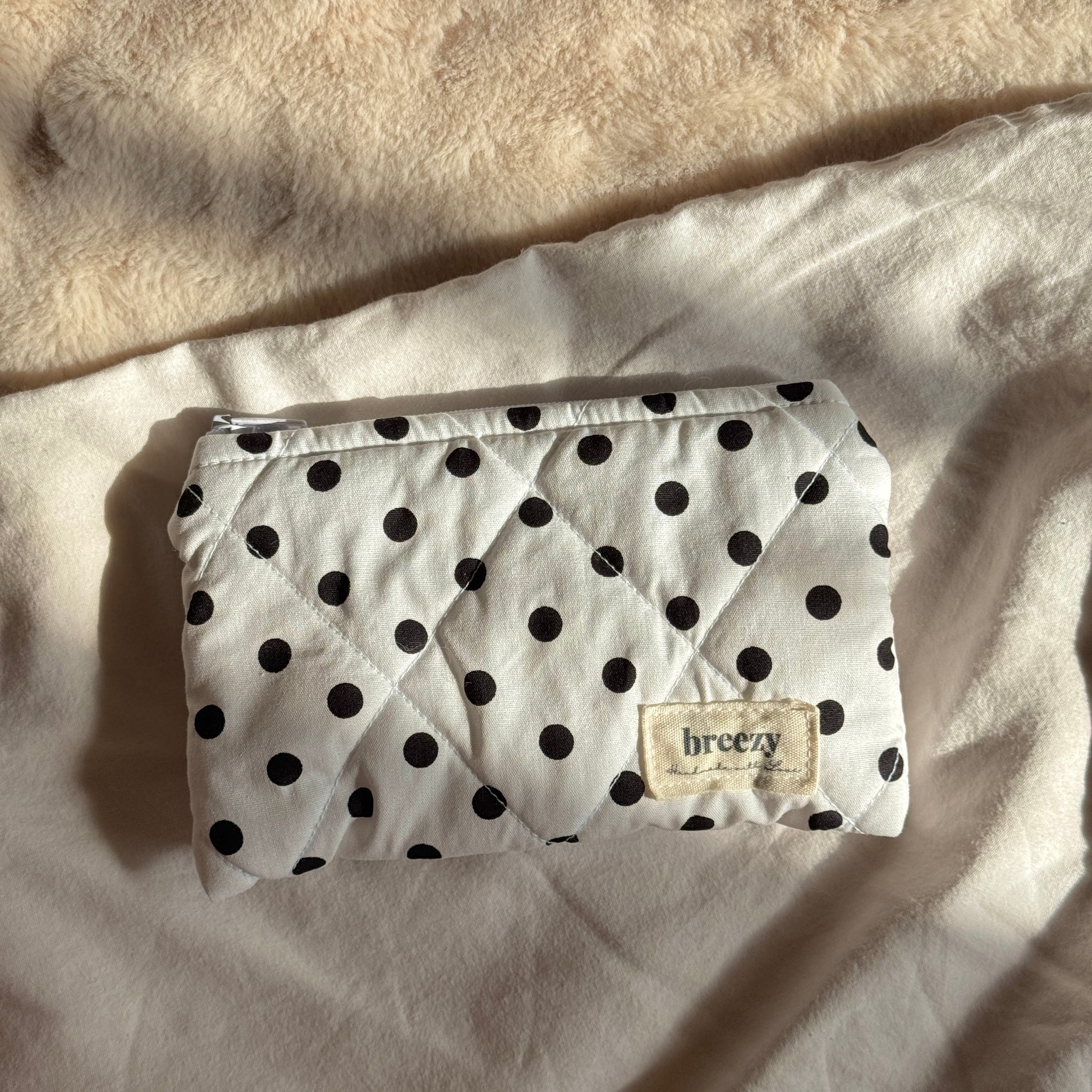 Pearl en Noire Pouch